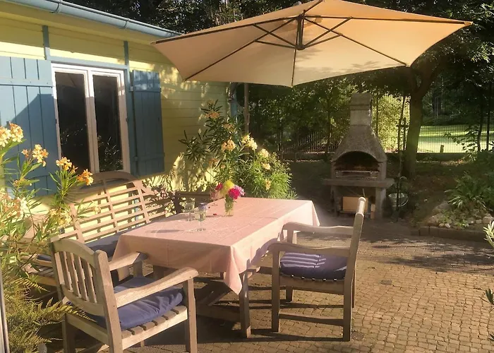 Liebenswertes Sommerhaus in Seenähe